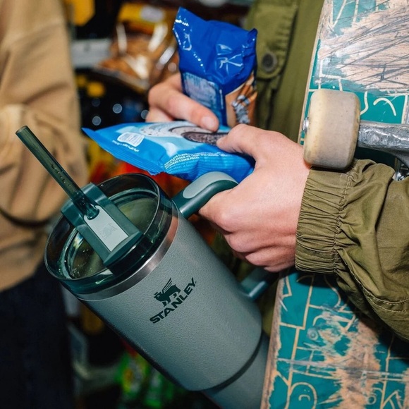 Stanley Hammertone Lake 30 oz - Picture 2 of 5